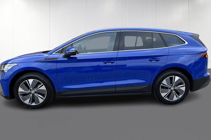 Blå Skoda Enyaq fra 2023