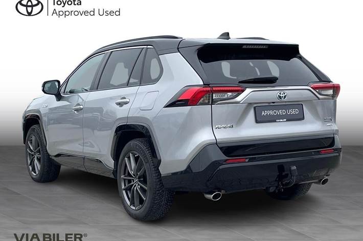 Sort Toyota RAV4 Plug-in fra 2021