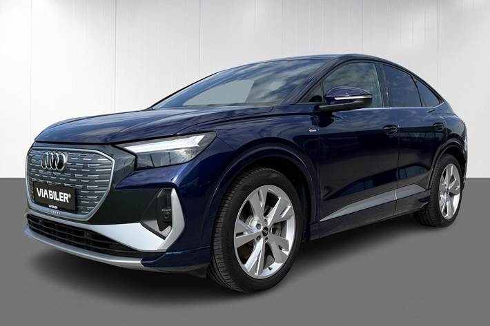 Blå Audi Q4 fra 2023 set udefra