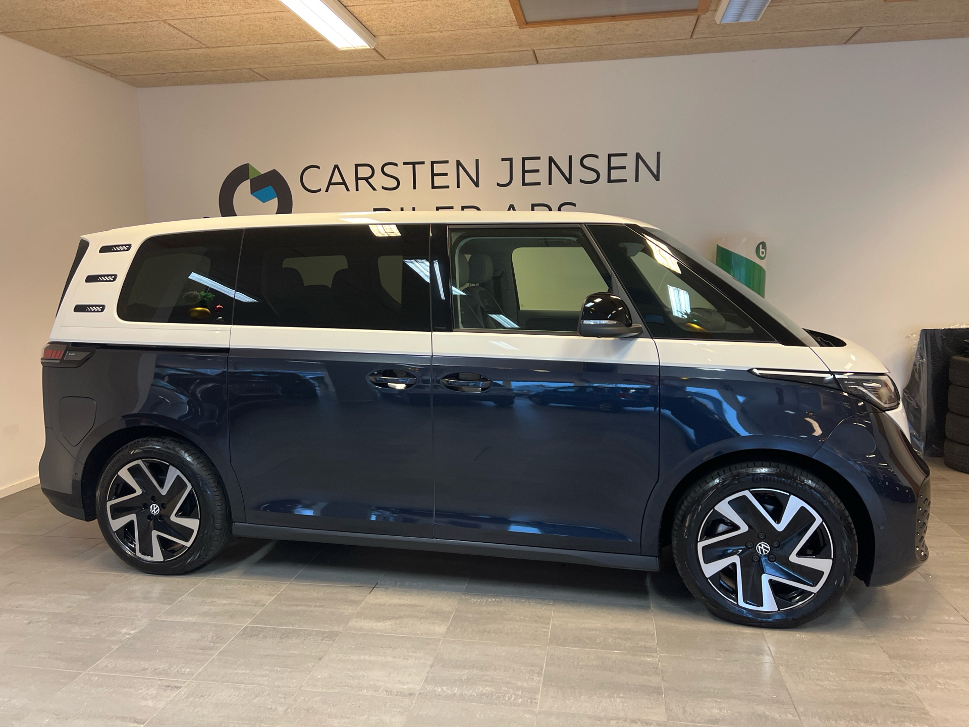 Hvid VW ID.Buzz fra 2023