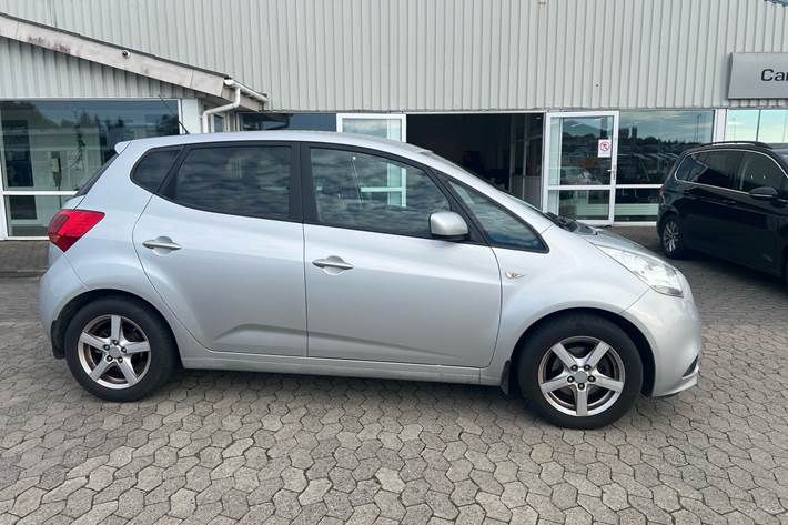 Sølv Kia Venga fra 2015