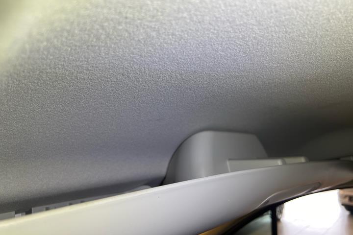 Sølv Ford Transit Connect fra 2020 set indefra