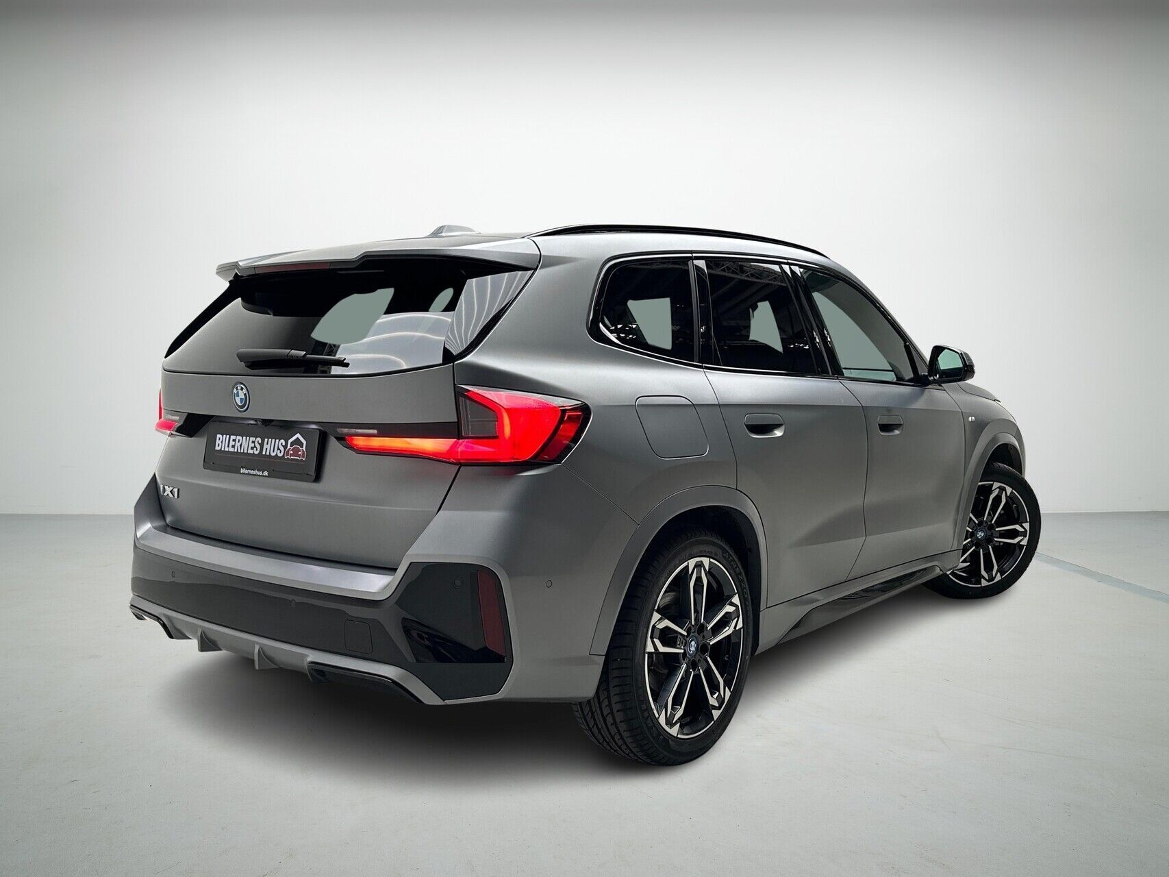 BMW iX1 xDrive30 EL Fully Charged 4x4 313HK 5d Aut.