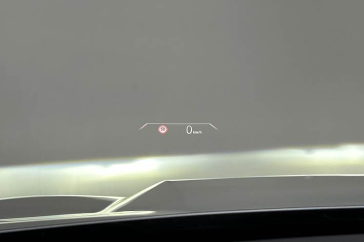 Grå BMW iX1 fra 2023