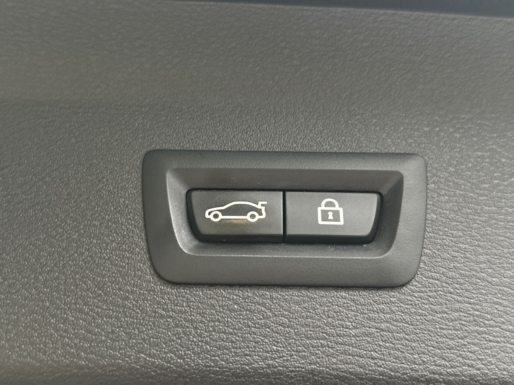 Grå BMW X1 fra 2021