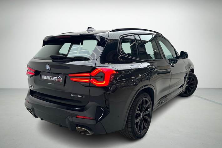 Sort BMW X3 fra 2022