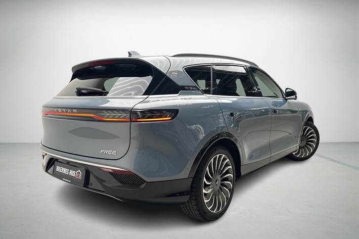 Blå Voyah Free fra 2025