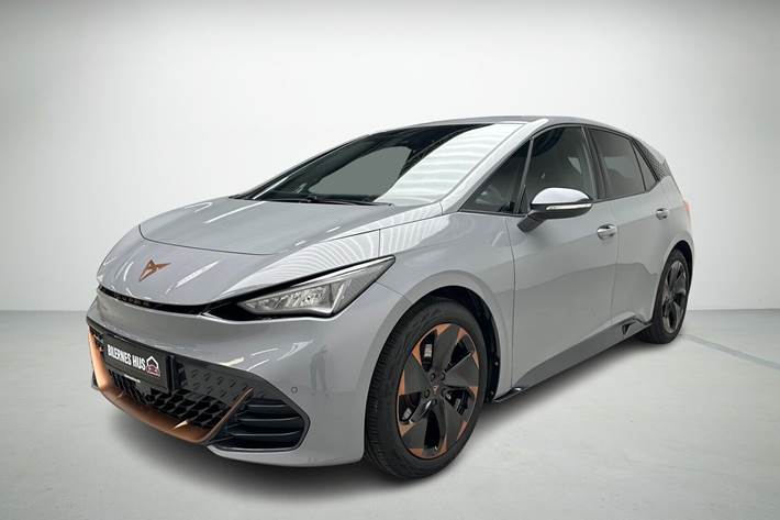 Grå Cupra Born fra 2022 set udefra