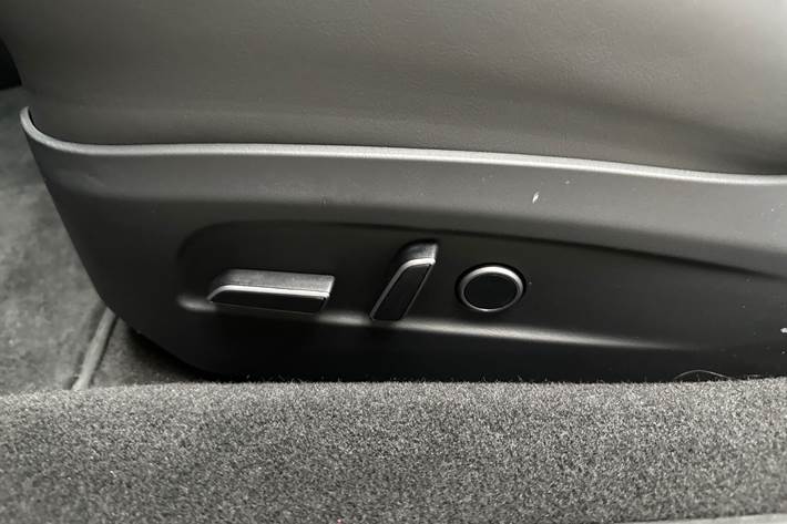 Sort Tesla Model 3 fra 2024