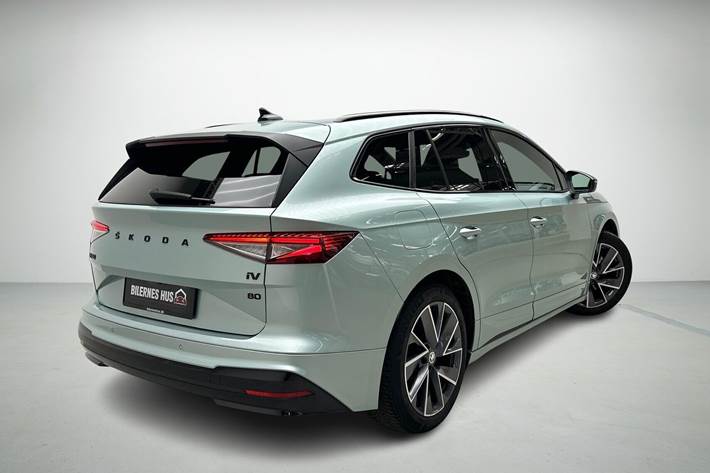 Grå Skoda Enyaq fra 2021