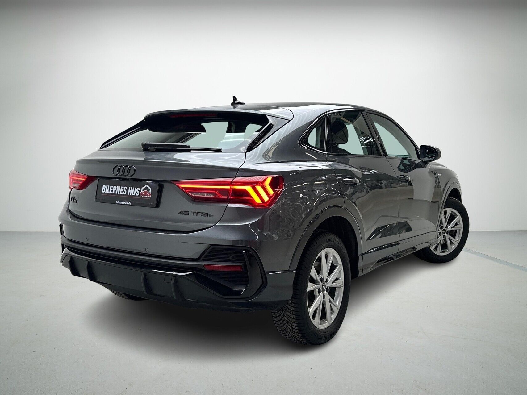 Audi Q3 1,4 Sportback 45 TFSI e  Plugin-hybrid S-Line Plus S Tronic 245HK 5d 6g Aut.