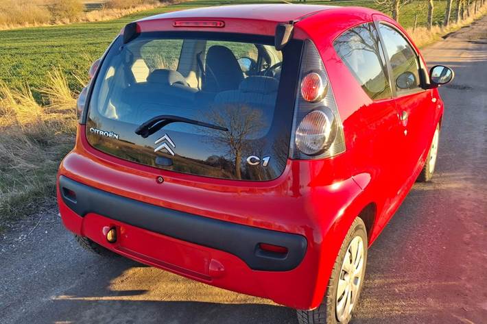 Rød Citroën C1 fra 2011