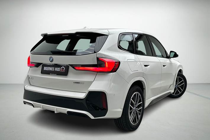 Hvid BMW iX1 fra 2023