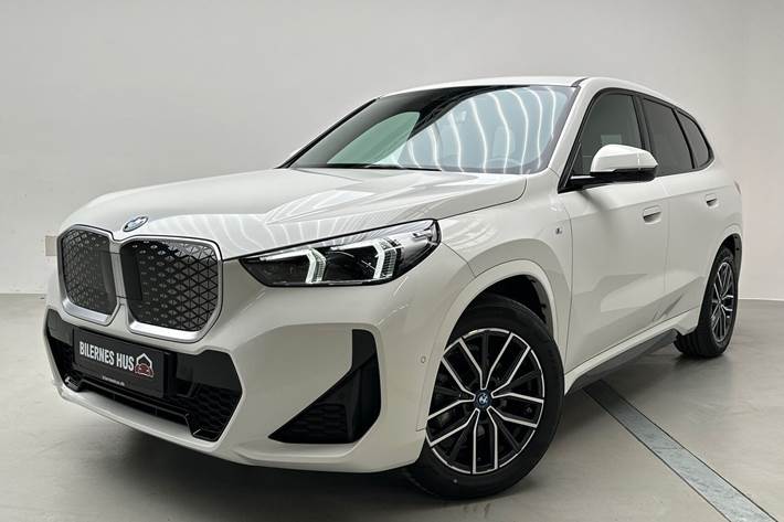 Hvid BMW iX1 fra 2024