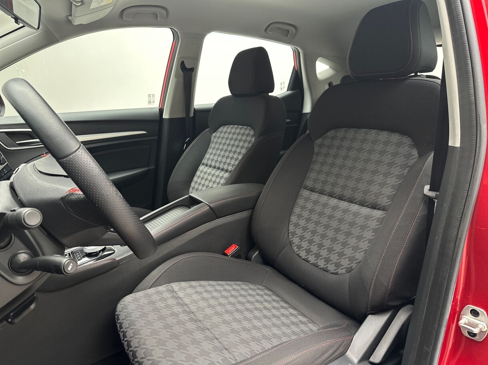 Rød MG ZS EV fra 2022