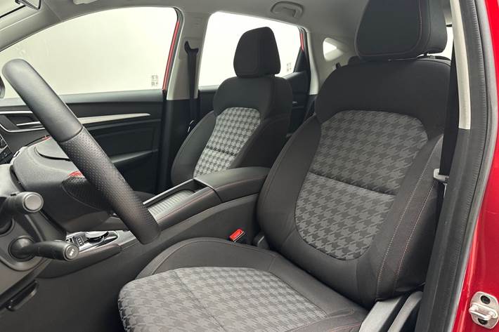 Rød MG ZS EV fra 2022