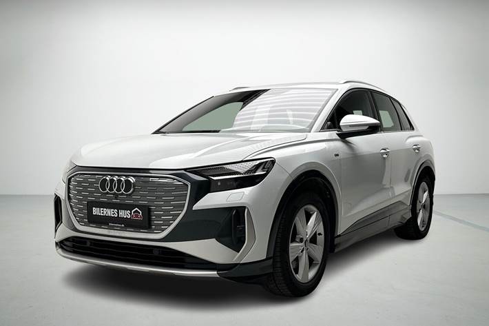 Hvid Audi Q4 fra 2021 set udefra