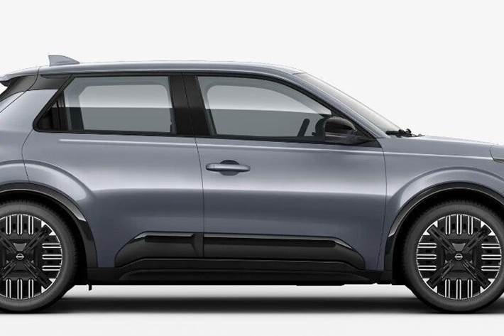 Grå Nissan Micra fra 2025