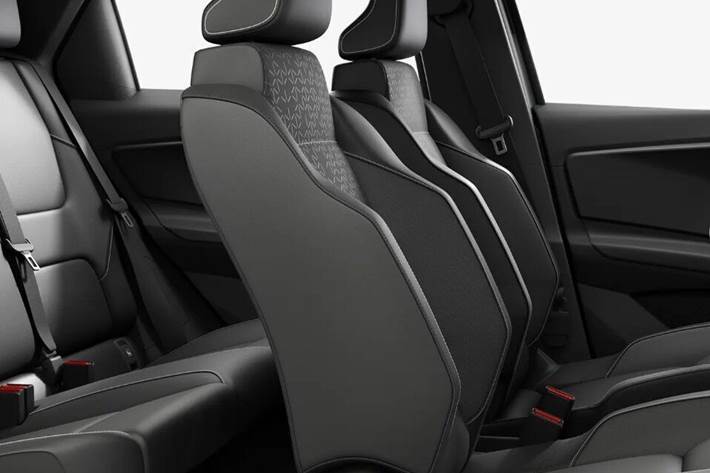 Sølv Nissan Micra fra 2025