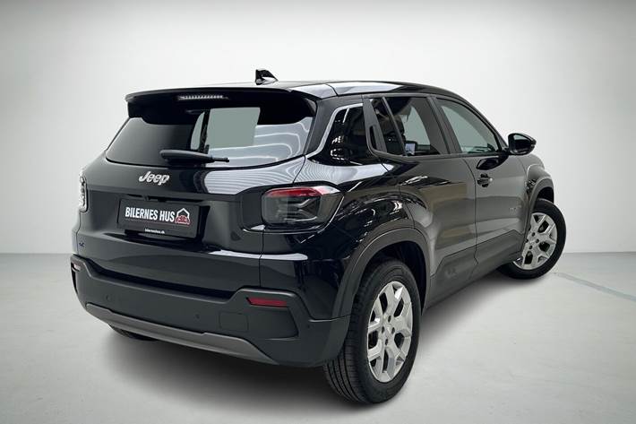 Sort Jeep Avenger fra 2023