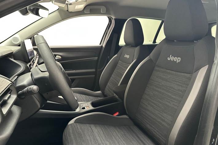 Sort Jeep Avenger fra 2023