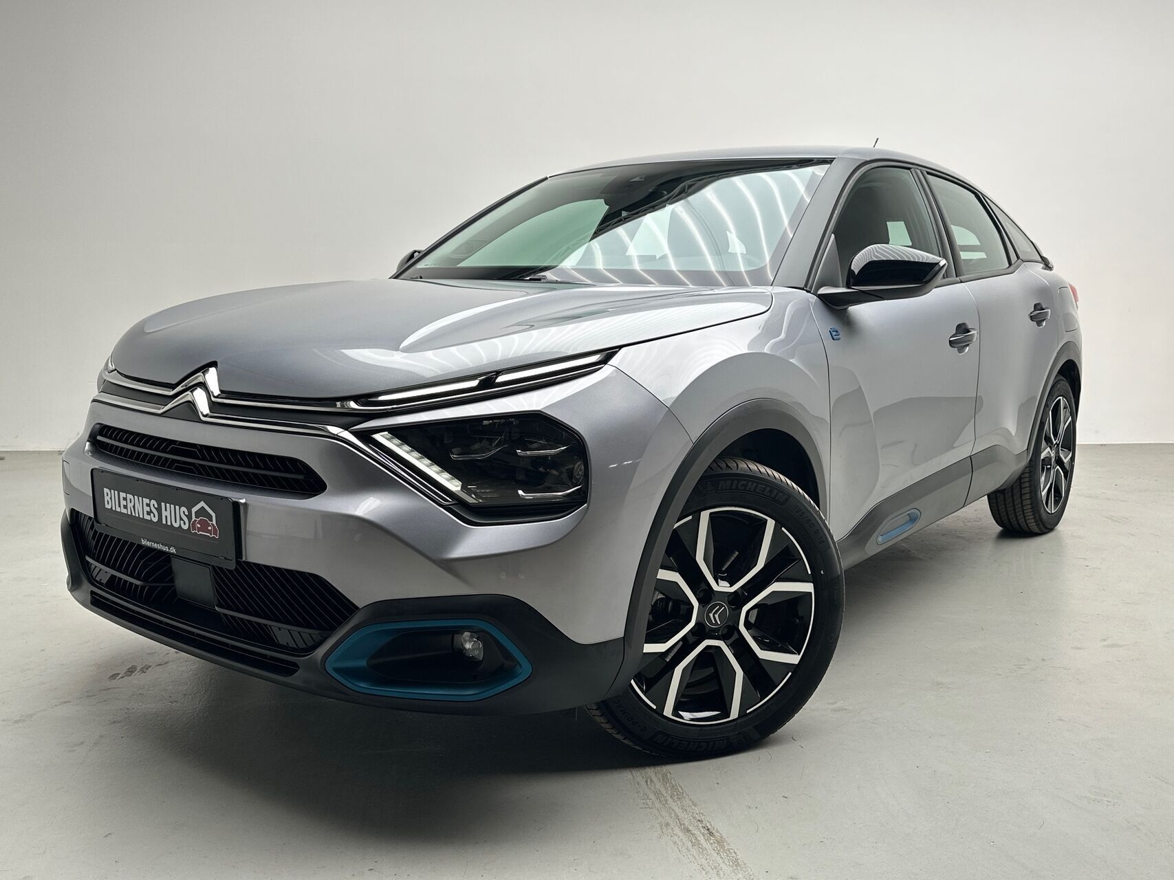 Grå Citroën ë-C4 fra 2022
