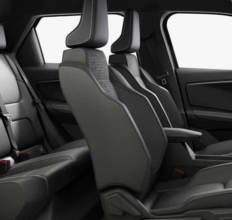 Blå Nissan Micra fra 2025