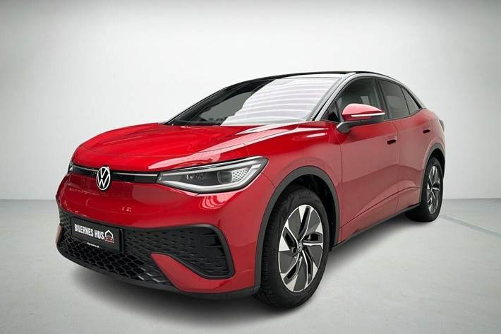 Rød VW ID.5 fra 2025 set udefra