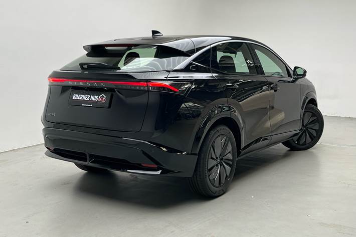 Sort Nissan Ariya fra 2024