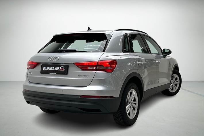 Sølv Audi Q3 fra 2019
