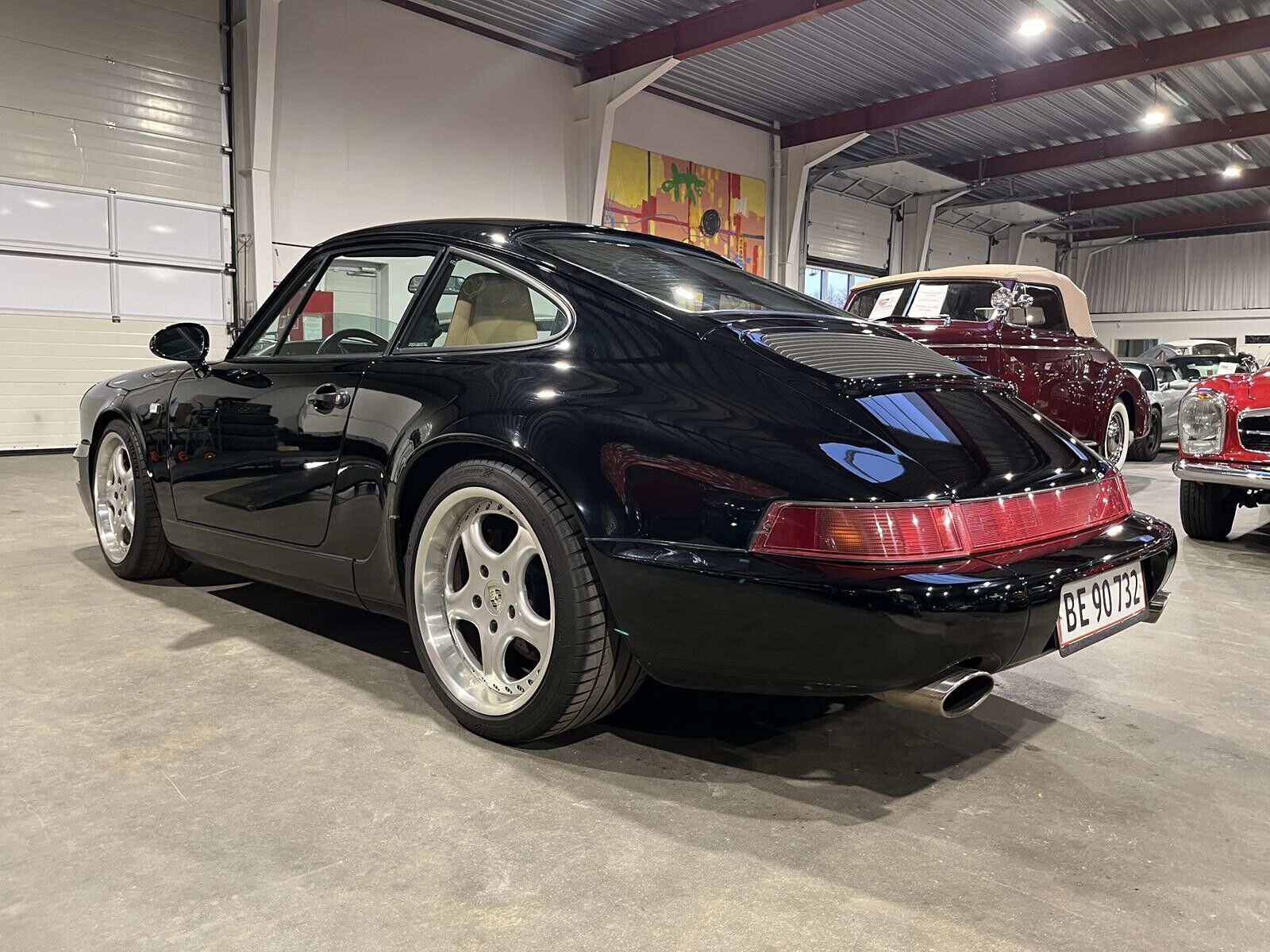 Sort Porsche 911 fra 1991