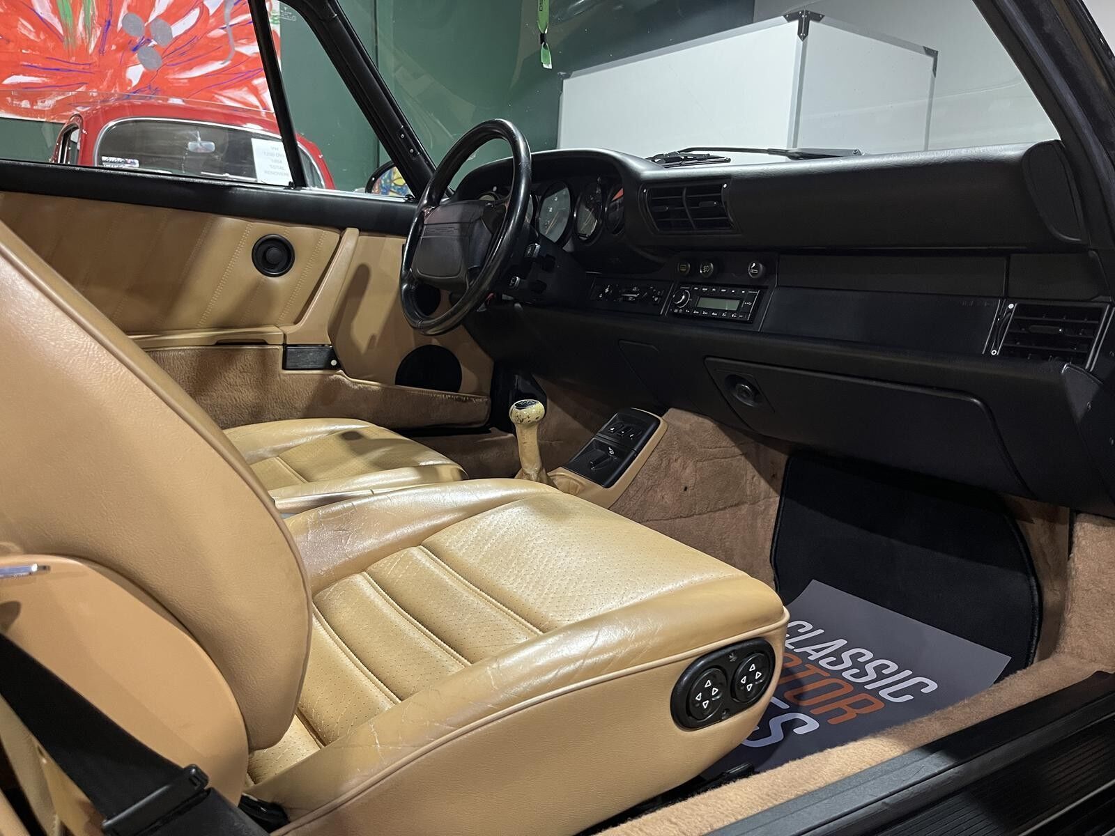 Sort Porsche 911 fra 1991