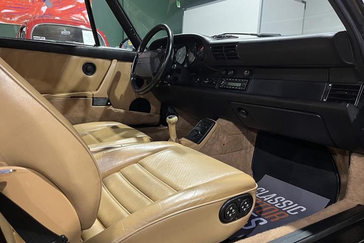 Sort Porsche 911 fra 1991