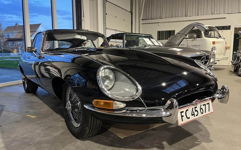 Jaguar E-Type 3,8 S1 265HK 2d