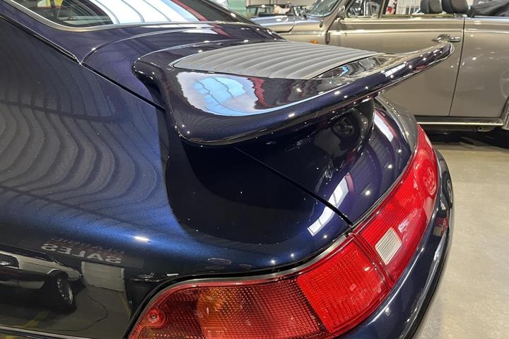 Blå Porsche 911 fra 1994