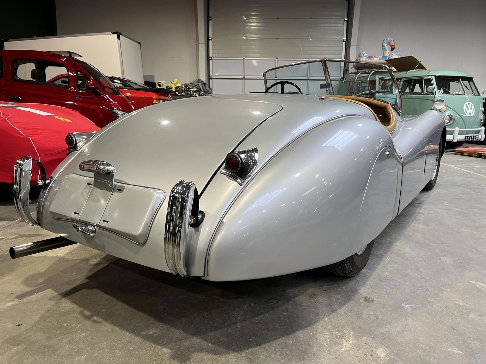 Sølv Jaguar XK fra 1953
