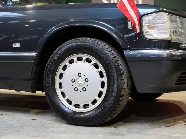 Mercedes 560SEL 5,5 279HK Aut.