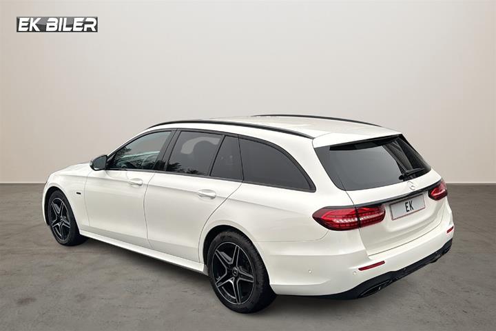 Hvid Mercedes E300 de fra 2020