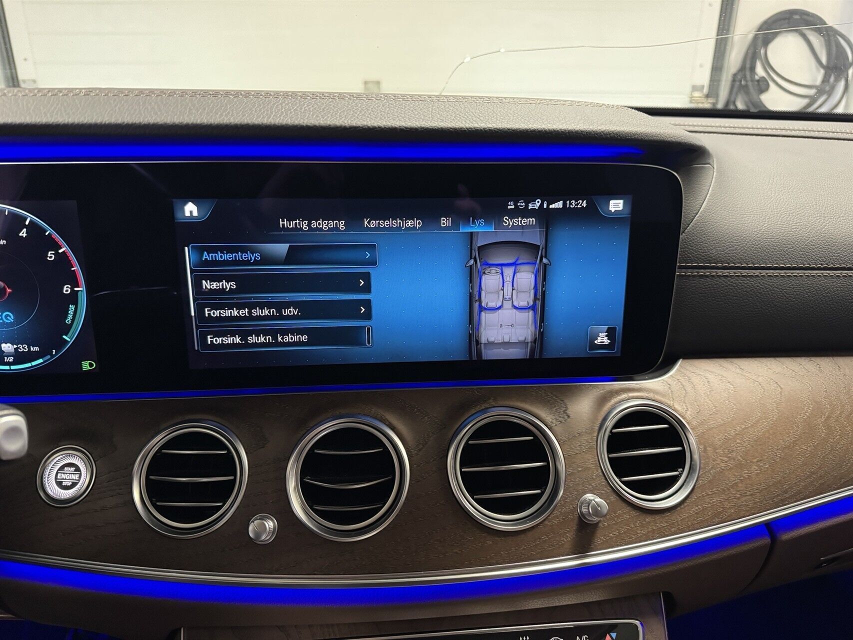 Hvid Mercedes E300 de fra 2020