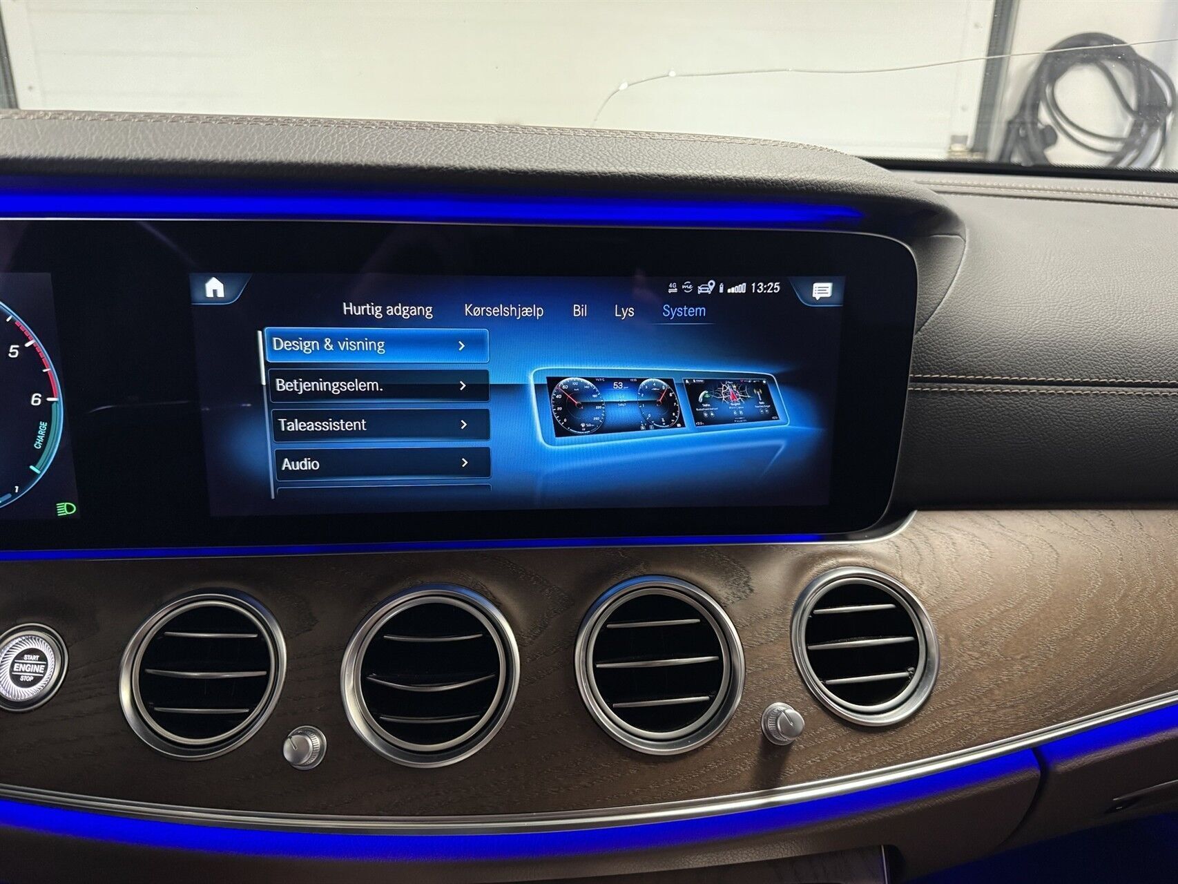 Hvid Mercedes E300 de fra 2020