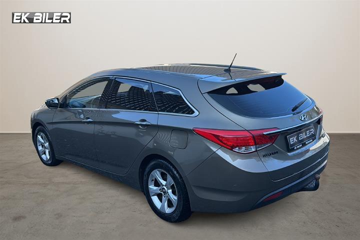 Brun Hyundai i40 fra 2012