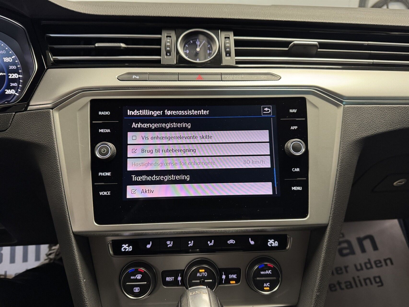 Hvid VW Passat fra 2018