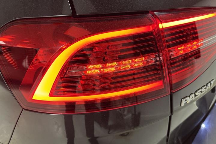 Brun VW Passat fra 2019