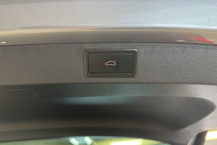 Grå Skoda Karoq fra 2020