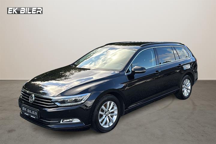 Sort VW Passat fra 2018 set udefra