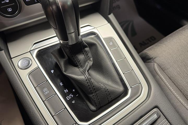 Sort VW Passat fra 2018
