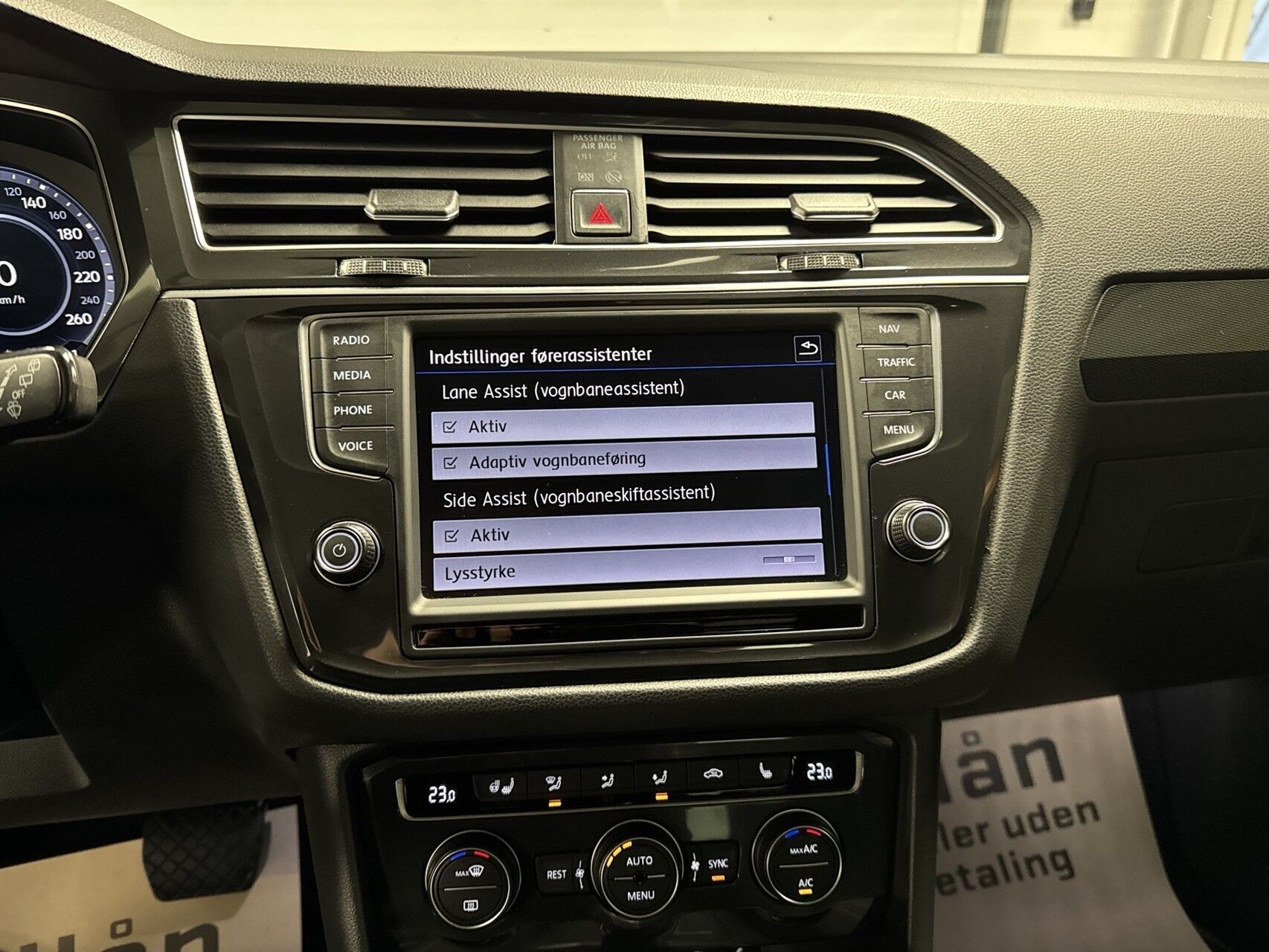 Hvid VW Tiguan fra 2017