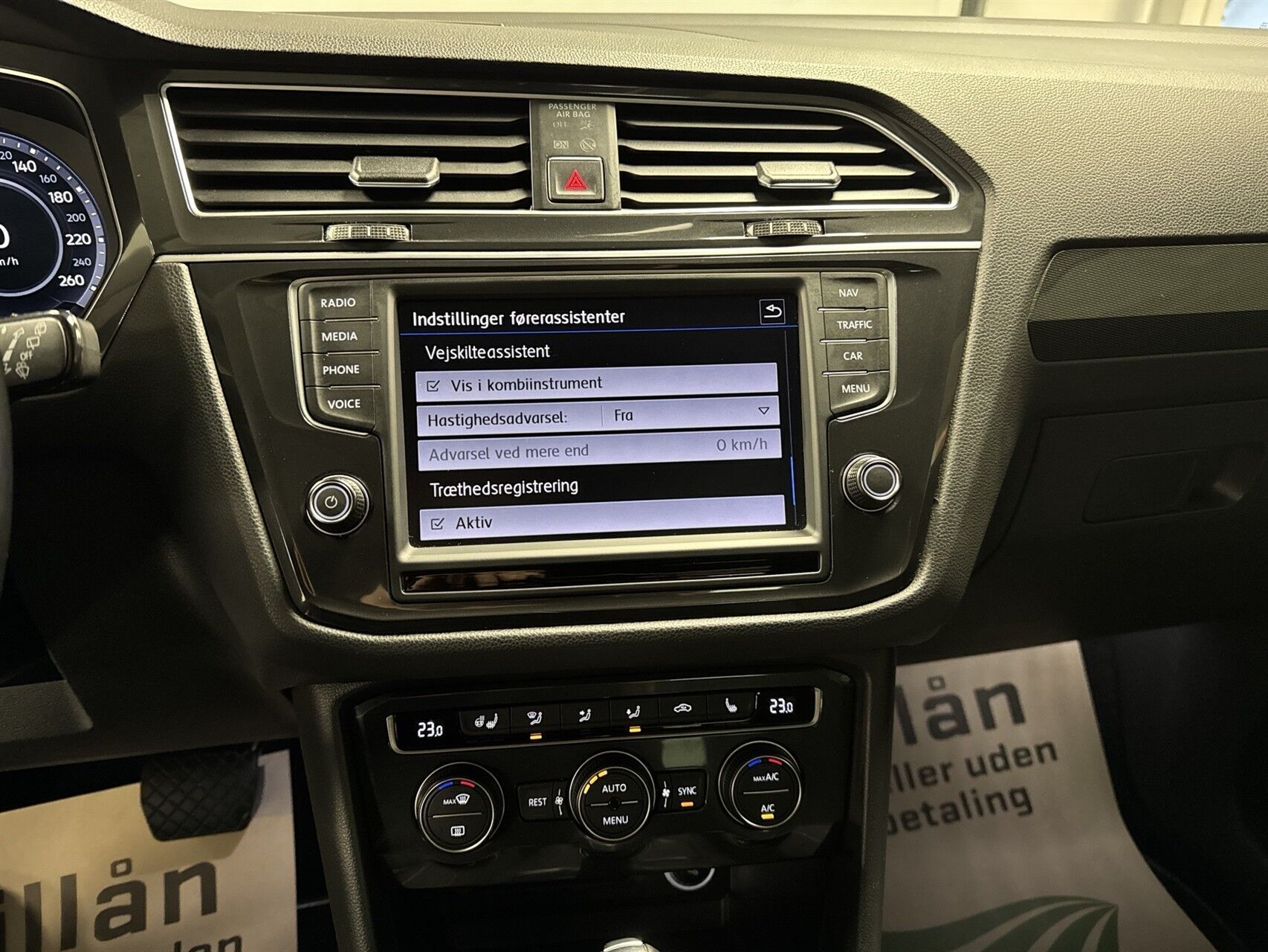 Hvid VW Tiguan fra 2017