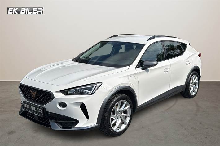 Hvid Cupra Formentor fra 2022 set udefra