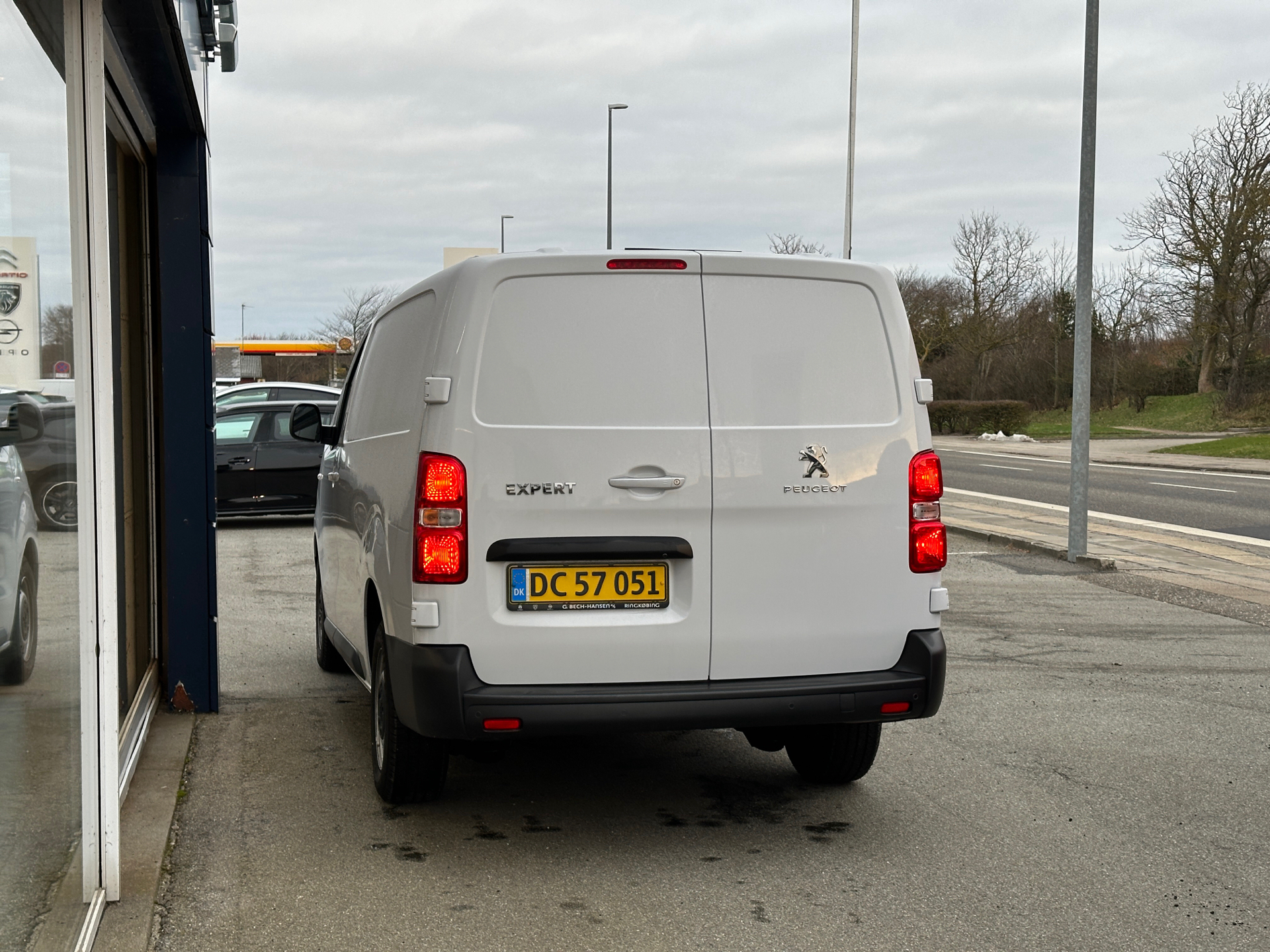 Hvid Peugeot Expert fra 2023
